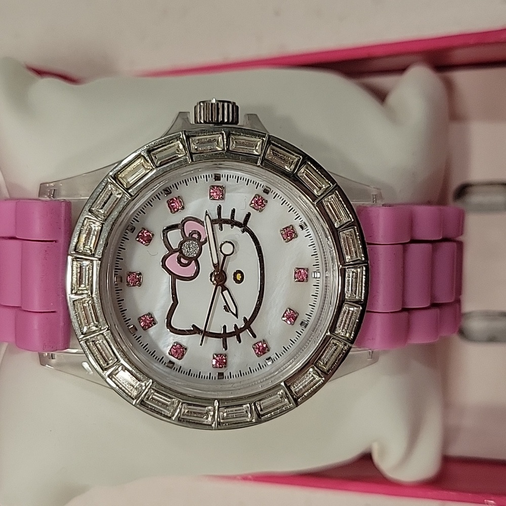 Hello Kitty Watch - Picture 2 of 4
